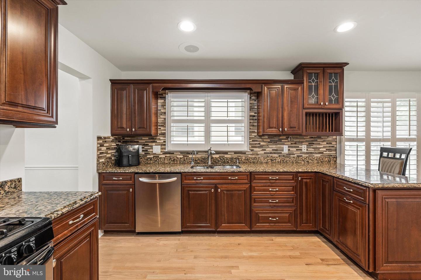 3405 SILVER MAPLE PL, FALLS CHURCH, Virginia 22042, 4 Bedrooms Bedrooms, ,4 BathroomsBathrooms,Residential,For sale,3405 SILVER MAPLE PL,VAFX2259220 MLS # VAFX2259220