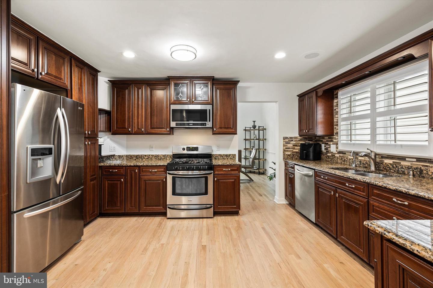 3405 SILVER MAPLE PL, FALLS CHURCH, Virginia 22042, 4 Bedrooms Bedrooms, ,4 BathroomsBathrooms,Residential,For sale,3405 SILVER MAPLE PL,VAFX2259220 MLS # VAFX2259220