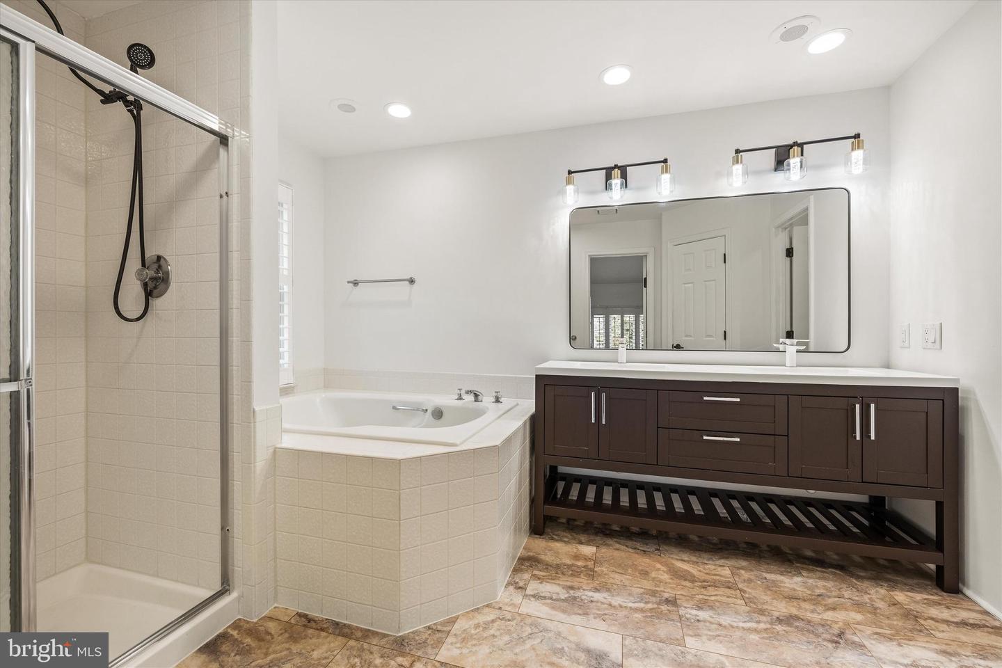 3405 SILVER MAPLE PL, FALLS CHURCH, Virginia 22042, 4 Bedrooms Bedrooms, ,4 BathroomsBathrooms,Residential,For sale,3405 SILVER MAPLE PL,VAFX2259220 MLS # VAFX2259220