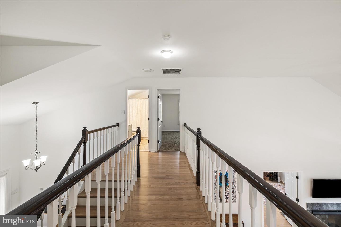 3405 SILVER MAPLE PL, FALLS CHURCH, Virginia 22042, 4 Bedrooms Bedrooms, ,4 BathroomsBathrooms,Residential,For sale,3405 SILVER MAPLE PL,VAFX2259220 MLS # VAFX2259220