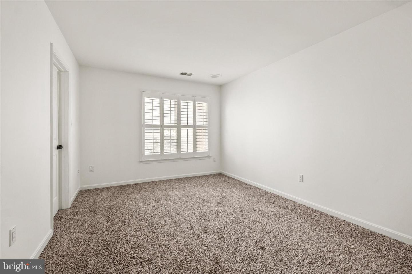 3405 SILVER MAPLE PL, FALLS CHURCH, Virginia 22042, 4 Bedrooms Bedrooms, ,4 BathroomsBathrooms,Residential,For sale,3405 SILVER MAPLE PL,VAFX2259220 MLS # VAFX2259220