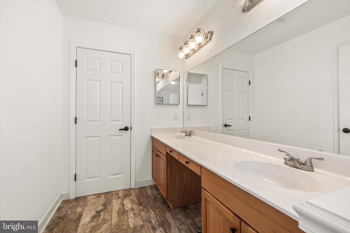 3405 SILVER MAPLE PL, FALLS CHURCH, Virginia 22042, 4 Bedrooms Bedrooms, ,4 BathroomsBathrooms,Residential,For sale,3405 SILVER MAPLE PL,VAFX2259220 MLS # VAFX2259220