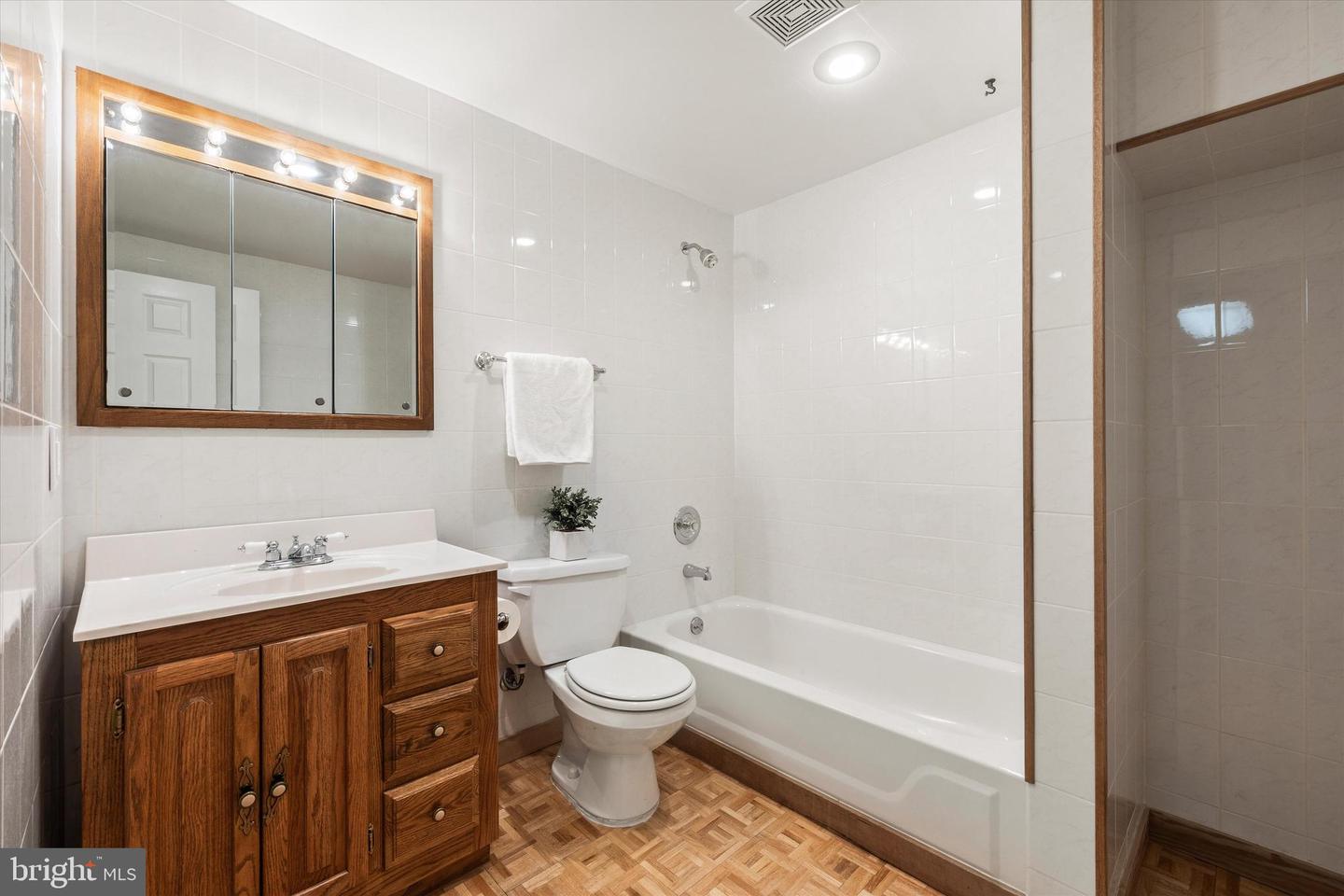 3405 SILVER MAPLE PL, FALLS CHURCH, Virginia 22042, 4 Bedrooms Bedrooms, ,4 BathroomsBathrooms,Residential,For sale,3405 SILVER MAPLE PL,VAFX2259220 MLS # VAFX2259220