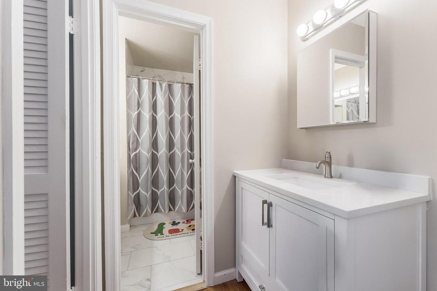 1123 MOOREFIELD HILL CT SW, VIENNA, Virginia 22180, 3 Bedrooms Bedrooms, ,3 BathroomsBathrooms,Residential,For sale,1123 MOOREFIELD HILL CT SW,VAFX2259228 MLS # VAFX2259228