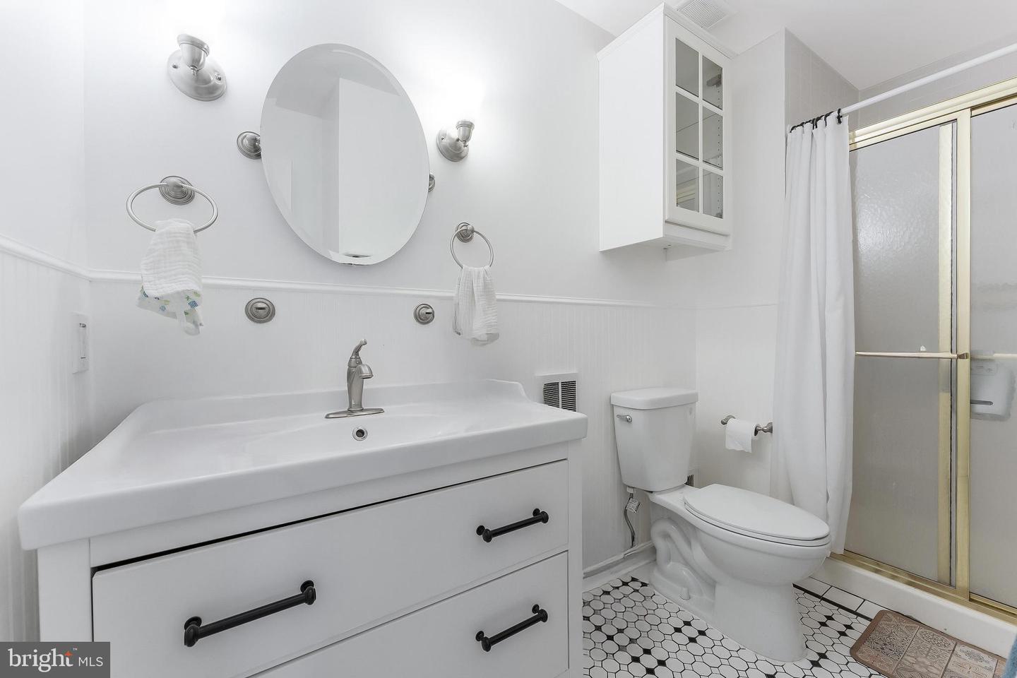 1123 MOOREFIELD HILL CT SW, VIENNA, Virginia 22180, 3 Bedrooms Bedrooms, ,3 BathroomsBathrooms,Residential,For sale,1123 MOOREFIELD HILL CT SW,VAFX2259228 MLS # VAFX2259228