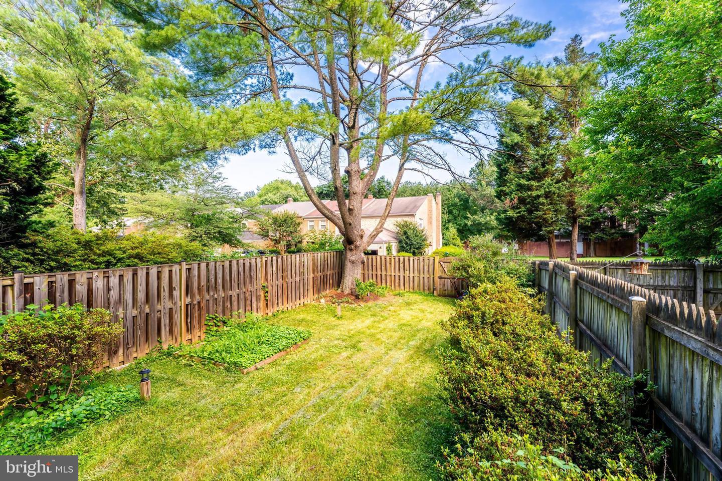 1123 MOOREFIELD HILL CT SW, VIENNA, Virginia 22180, 3 Bedrooms Bedrooms, ,3 BathroomsBathrooms,Residential,For sale,1123 MOOREFIELD HILL CT SW,VAFX2259228 MLS # VAFX2259228