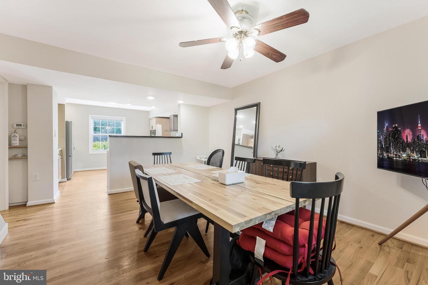 1123 MOOREFIELD HILL CT SW, VIENNA, Virginia 22180, 3 Bedrooms Bedrooms, ,3 BathroomsBathrooms,Residential,For sale,1123 MOOREFIELD HILL CT SW,VAFX2259228 MLS # VAFX2259228