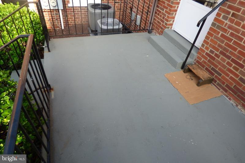 2112 38TH ST SE #102, WASHINGTON, District Of Columbia 20020, 1 Bedroom Bedrooms, ,1 BathroomBathrooms,Residential,For sale,2112 38TH ST SE #102,DCDC2213542 MLS # DCDC2213542
