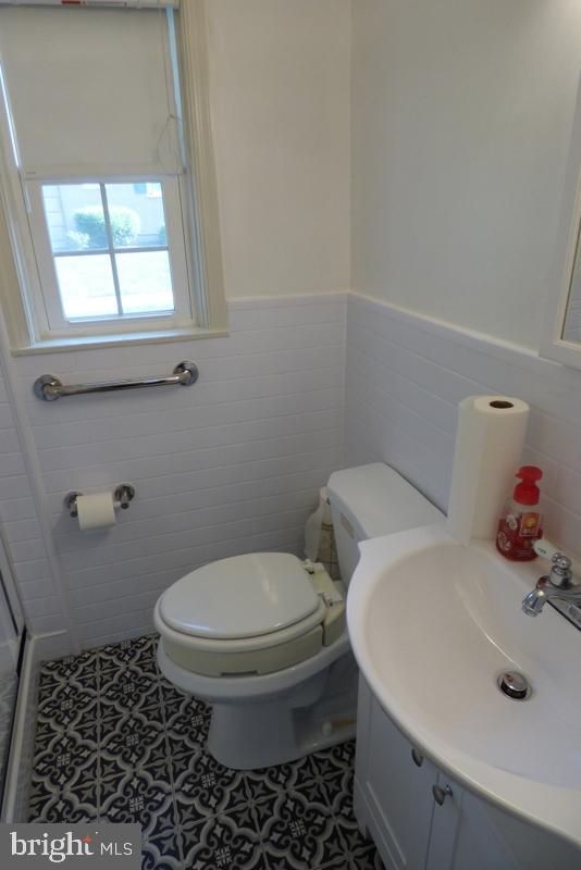 2112 38TH ST SE #102, WASHINGTON, District Of Columbia 20020, 1 Bedroom Bedrooms, ,1 BathroomBathrooms,Residential,For sale,2112 38TH ST SE #102,DCDC2213542 MLS # DCDC2213542