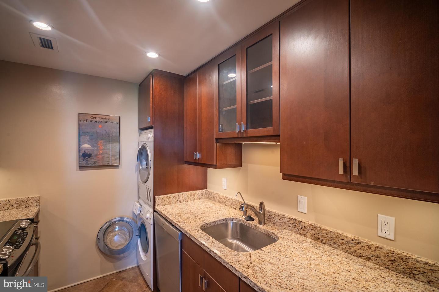 955 26TH ST NW #803, WASHINGTON, District Of Columbia 20037, ,1 BathroomBathrooms,Residential,For sale,955 26TH ST NW #803,DCDC2213660 MLS # DCDC2213660