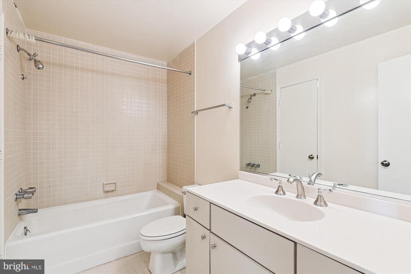 955 26TH ST NW #803, WASHINGTON, District Of Columbia 20037, ,1 BathroomBathrooms,Residential,For sale,955 26TH ST NW #803,DCDC2213660 MLS # DCDC2213660