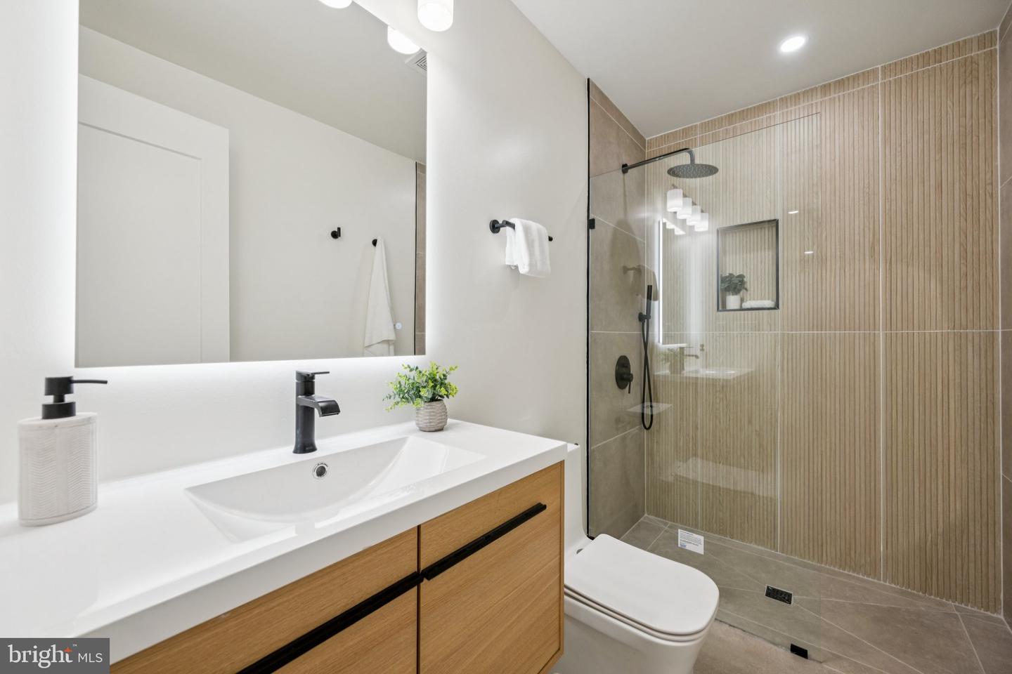 1308 WHITTIER PL NW, WASHINGTON, District Of Columbia 20012, 5 Bedrooms Bedrooms, ,3 BathroomsBathrooms,Residential,For sale,1308 WHITTIER PL NW,DCDC2213682 MLS # DCDC2213682