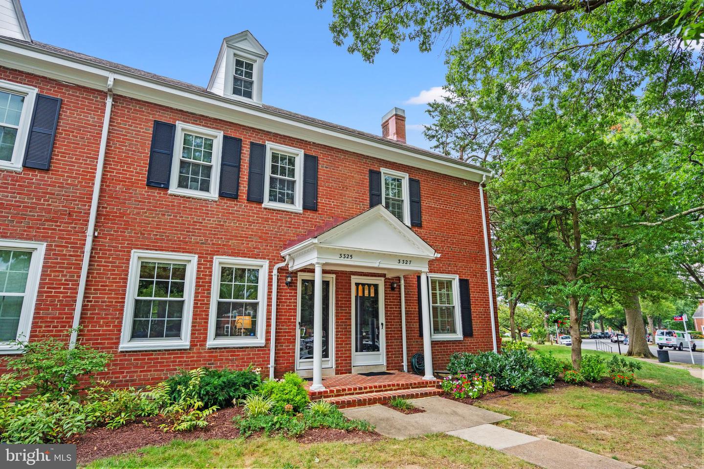 3327 S STAFFORD ST, ARLINGTON, Virginia 22206, 2 Bedrooms Bedrooms, ,2 BathroomsBathrooms,Residential,For sale,3327 S STAFFORD ST,VAAR2061852 MLS # VAAR2061852