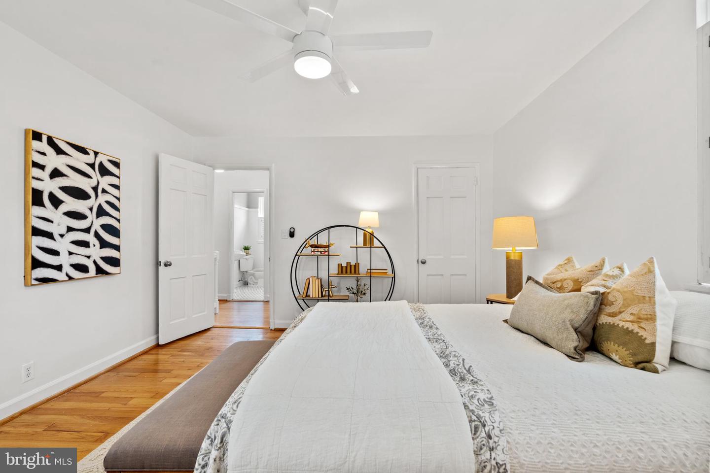 3327 S STAFFORD ST, ARLINGTON, Virginia 22206, 2 Bedrooms Bedrooms, ,2 BathroomsBathrooms,Residential,For sale,3327 S STAFFORD ST,VAAR2061852 MLS # VAAR2061852
