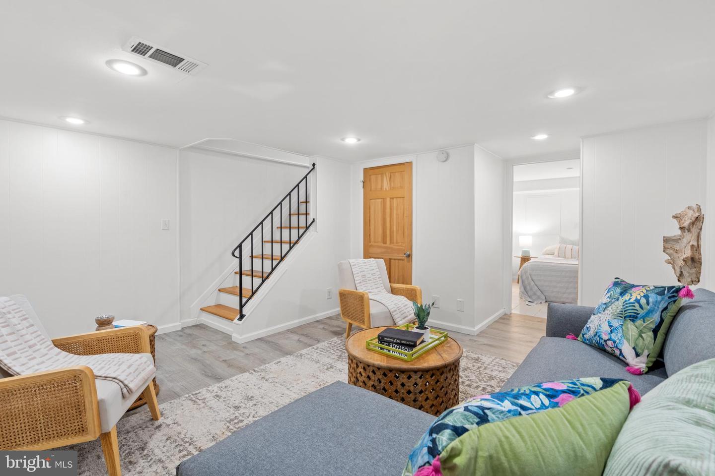 3327 S STAFFORD ST, ARLINGTON, Virginia 22206, 2 Bedrooms Bedrooms, ,2 BathroomsBathrooms,Residential,For sale,3327 S STAFFORD ST,VAAR2061852 MLS # VAAR2061852