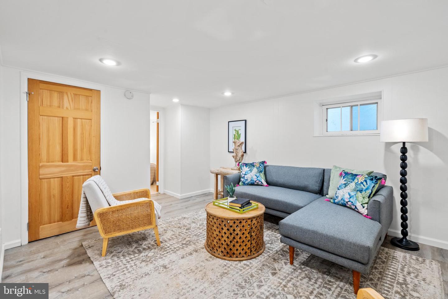 3327 S STAFFORD ST, ARLINGTON, Virginia 22206, 2 Bedrooms Bedrooms, ,2 BathroomsBathrooms,Residential,For sale,3327 S STAFFORD ST,VAAR2061852 MLS # VAAR2061852