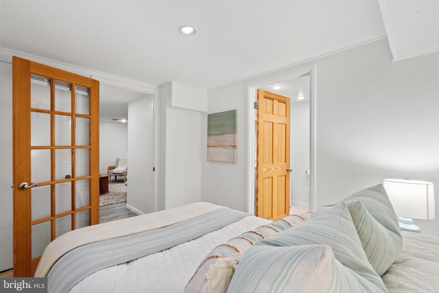 3327 S STAFFORD ST, ARLINGTON, Virginia 22206, 2 Bedrooms Bedrooms, ,2 BathroomsBathrooms,Residential,For sale,3327 S STAFFORD ST,VAAR2061852 MLS # VAAR2061852