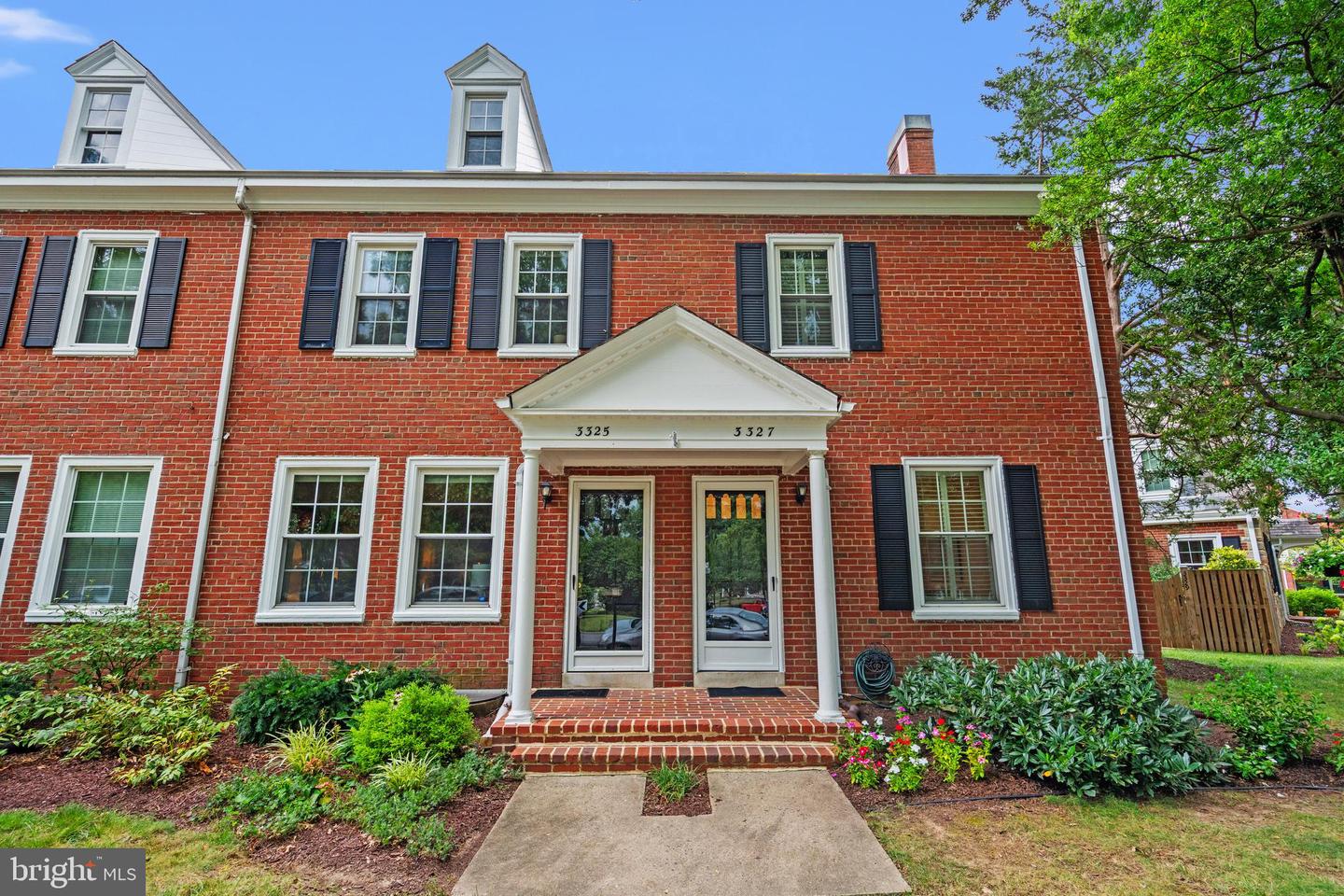 3327 S STAFFORD ST, ARLINGTON, Virginia 22206, 2 Bedrooms Bedrooms, ,2 BathroomsBathrooms,Residential,For sale,3327 S STAFFORD ST,VAAR2061852 MLS # VAAR2061852