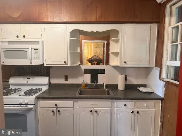 118 LONGFELLOW ST NW, WASHINGTON, District Of Columbia 20011, 3 Bedrooms Bedrooms, ,2 BathroomsBathrooms,Residential,For sale,118 LONGFELLOW ST NW,DCDC2213738 MLS # DCDC2213738