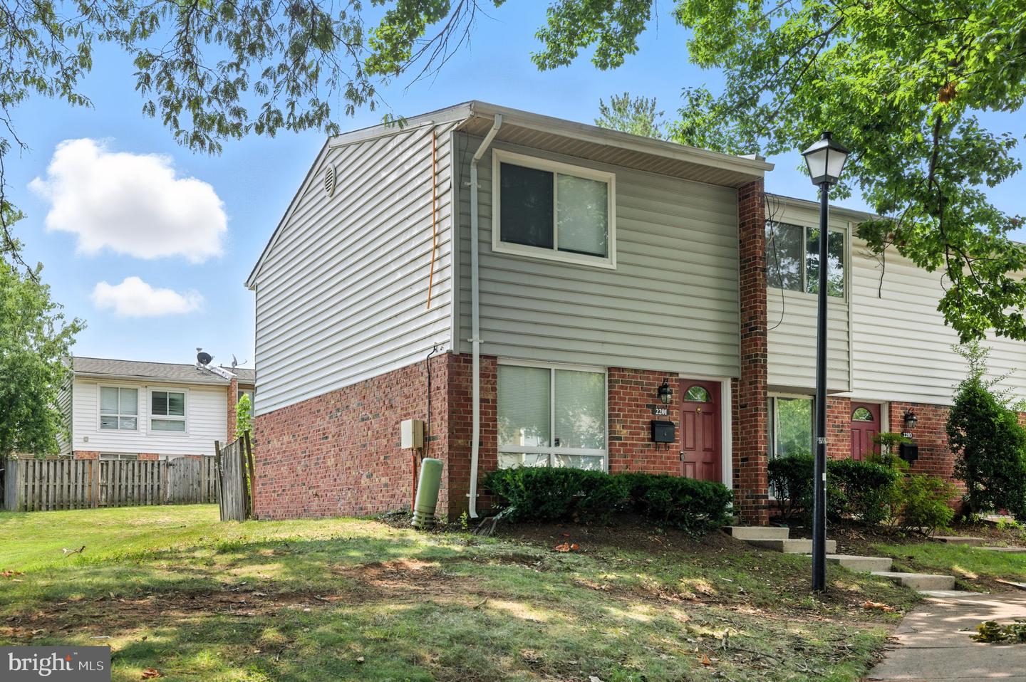 2201 CHAMBLEE PL, HERNDON, Virginia 20170, 2 Bedrooms Bedrooms, ,1 BathroomBathrooms,Residential,For sale,2201 CHAMBLEE PL,VAFX2259388 MLS # VAFX2259388