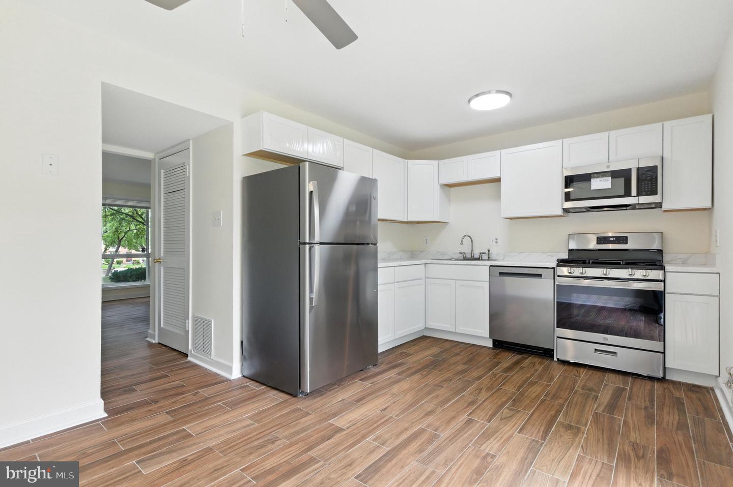 2201 CHAMBLEE PL, HERNDON, Virginia 20170, 2 Bedrooms Bedrooms, ,1 BathroomBathrooms,Residential,For sale,2201 CHAMBLEE PL,VAFX2259388 MLS # VAFX2259388