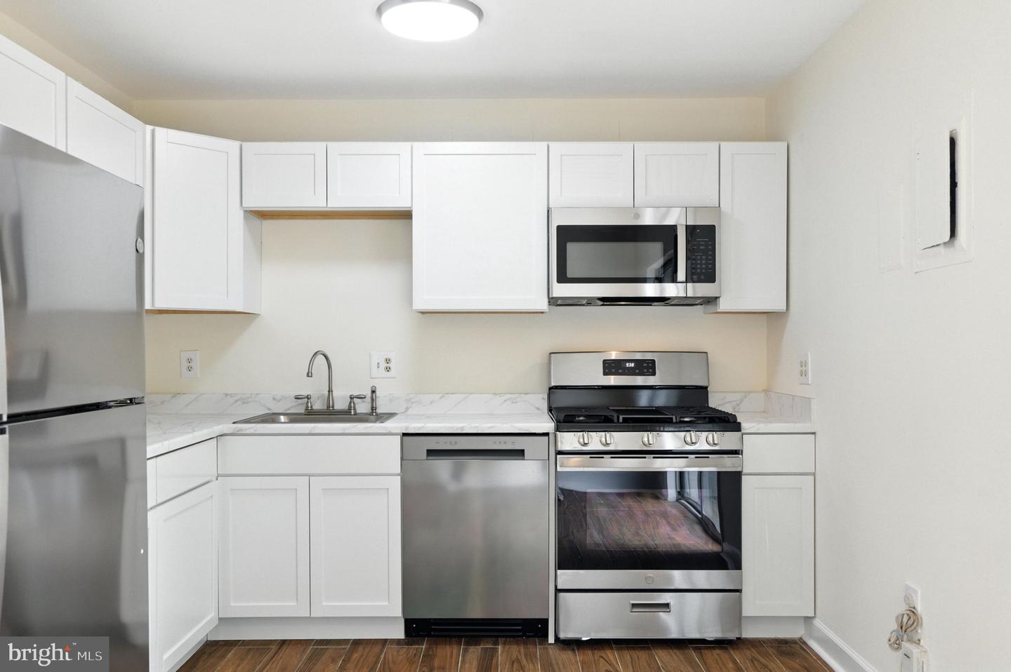 2201 CHAMBLEE PL, HERNDON, Virginia 20170, 2 Bedrooms Bedrooms, ,1 BathroomBathrooms,Residential,For sale,2201 CHAMBLEE PL,VAFX2259388 MLS # VAFX2259388