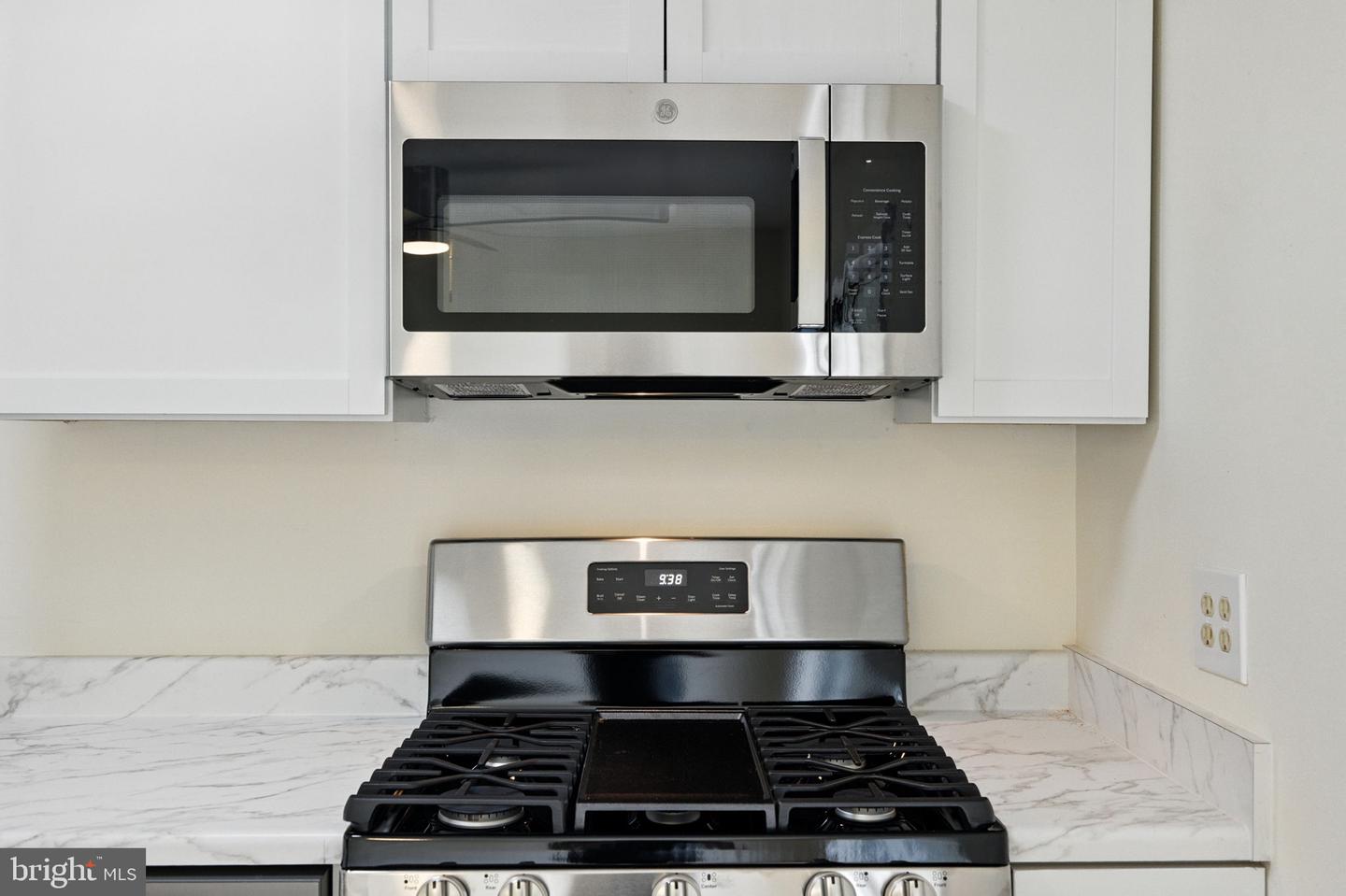 2201 CHAMBLEE PL, HERNDON, Virginia 20170, 2 Bedrooms Bedrooms, ,1 BathroomBathrooms,Residential,For sale,2201 CHAMBLEE PL,VAFX2259388 MLS # VAFX2259388