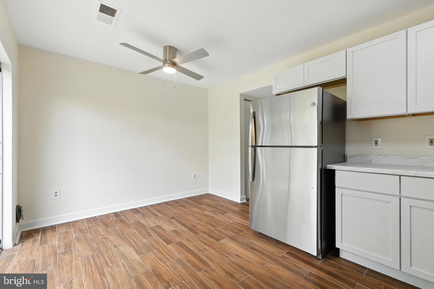 2201 CHAMBLEE PL, HERNDON, Virginia 20170, 2 Bedrooms Bedrooms, ,1 BathroomBathrooms,Residential,For sale,2201 CHAMBLEE PL,VAFX2259388 MLS # VAFX2259388