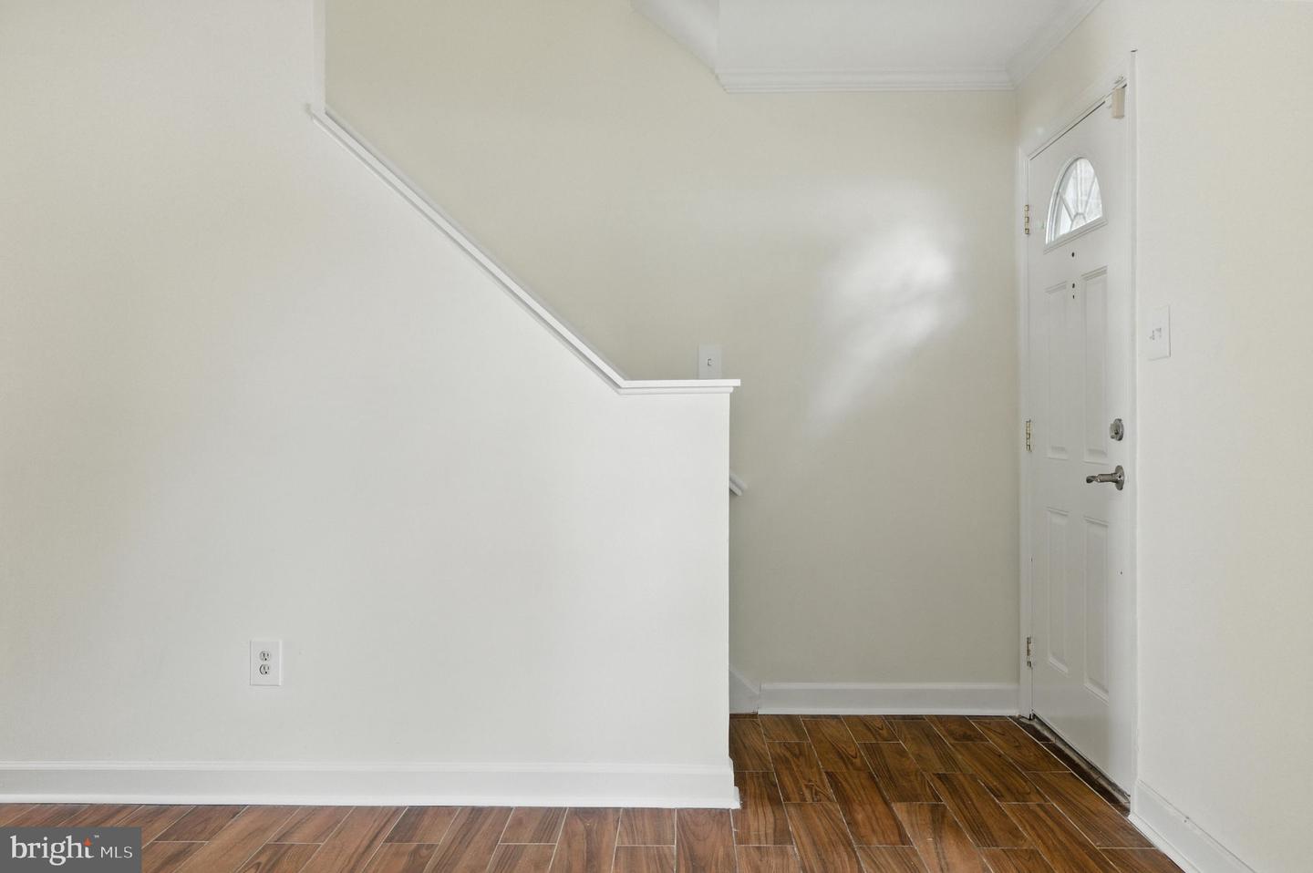 2201 CHAMBLEE PL, HERNDON, Virginia 20170, 2 Bedrooms Bedrooms, ,1 BathroomBathrooms,Residential,For sale,2201 CHAMBLEE PL,VAFX2259388 MLS # VAFX2259388