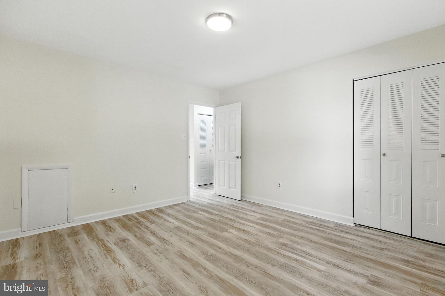 2201 CHAMBLEE PL, HERNDON, Virginia 20170, 2 Bedrooms Bedrooms, ,1 BathroomBathrooms,Residential,For sale,2201 CHAMBLEE PL,VAFX2259388 MLS # VAFX2259388