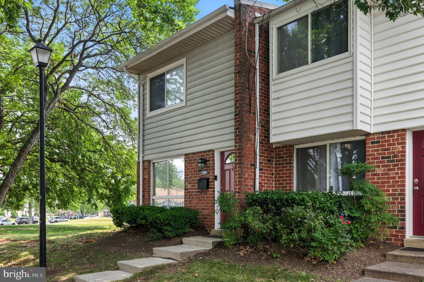 2201 CHAMBLEE PL, HERNDON, Virginia 20170, 2 Bedrooms Bedrooms, ,1 BathroomBathrooms,Residential,For sale,2201 CHAMBLEE PL,VAFX2259388 MLS # VAFX2259388