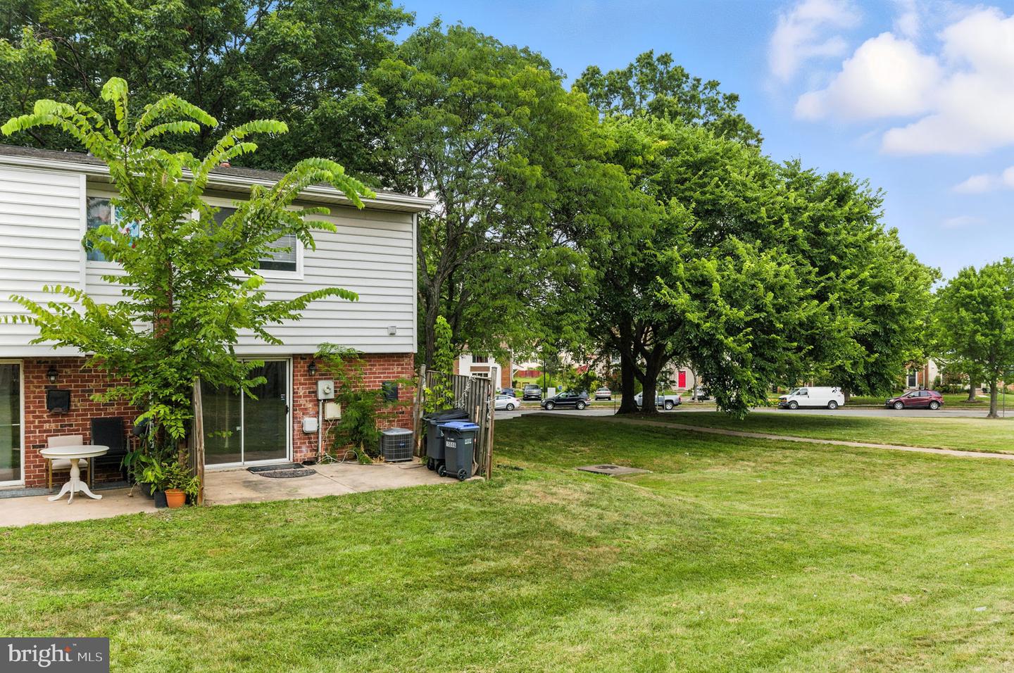 2201 CHAMBLEE PL, HERNDON, Virginia 20170, 2 Bedrooms Bedrooms, ,1 BathroomBathrooms,Residential,For sale,2201 CHAMBLEE PL,VAFX2259388 MLS # VAFX2259388
