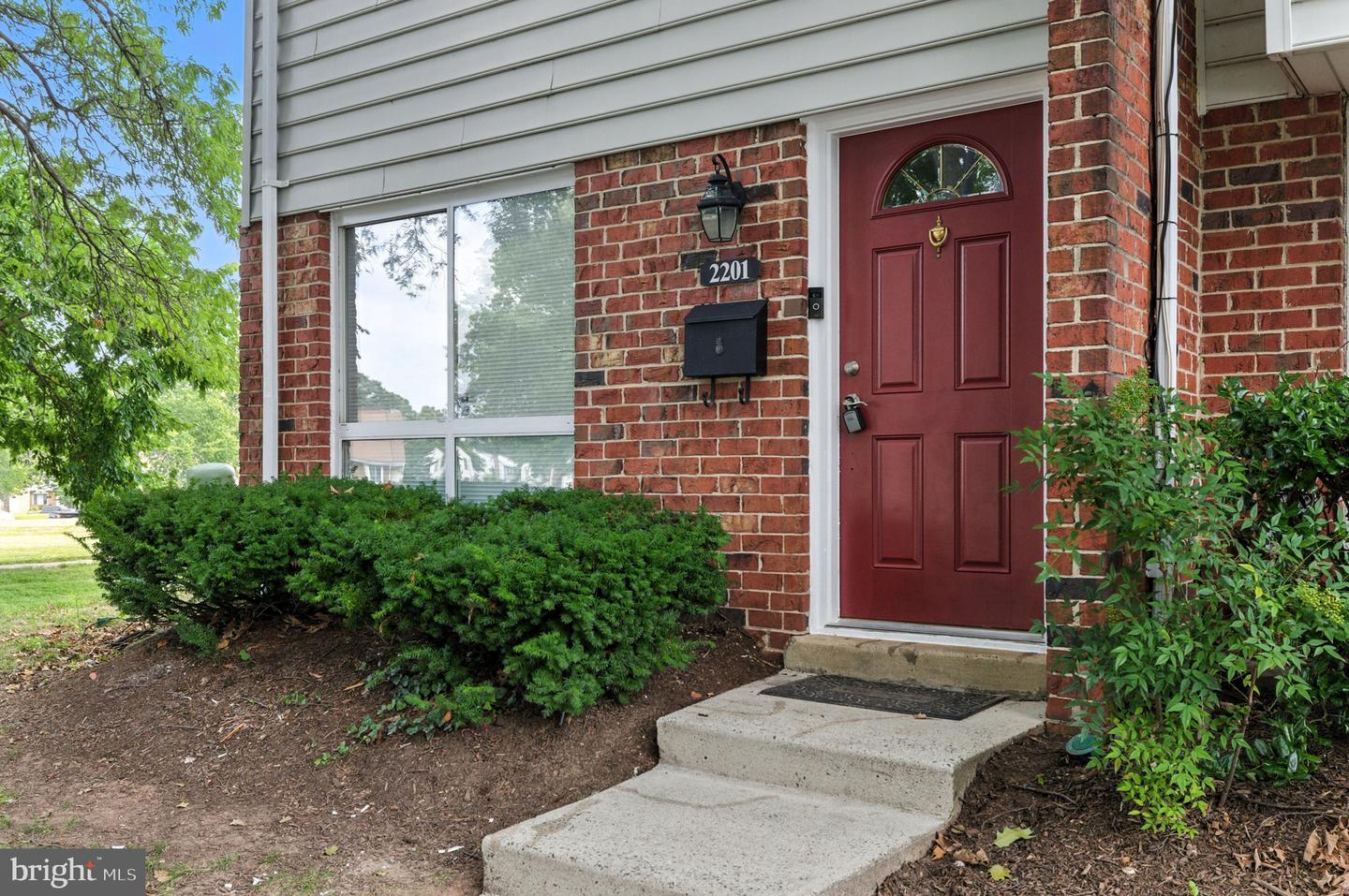 2201 CHAMBLEE PL, HERNDON, Virginia 20170, 2 Bedrooms Bedrooms, ,1 BathroomBathrooms,Residential,For sale,2201 CHAMBLEE PL,VAFX2259388 MLS # VAFX2259388