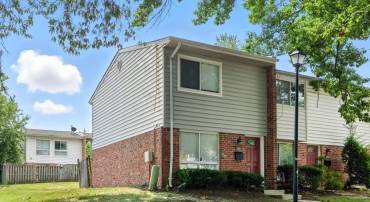 2201 CHAMBLEE PL, HERNDON, Virginia 20170, 2 Bedrooms Bedrooms, ,1 BathroomBathrooms,Residential,For sale,2201 CHAMBLEE PL,VAFX2259388 MLS # VAFX2259388
