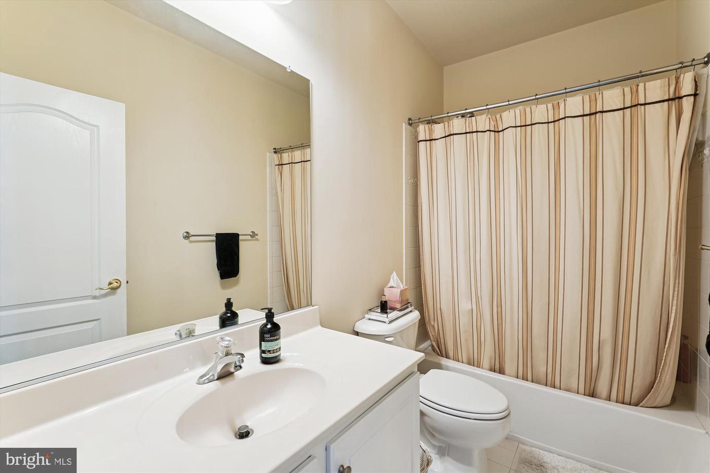 43641 HARTSHIRE TER, LEESBURG, Virginia 20176, 3 Bedrooms Bedrooms, 16 Rooms Rooms,3 BathroomsBathrooms,Residential,For sale,43641 HARTSHIRE TER,VALO2103922 MLS # VALO2103922