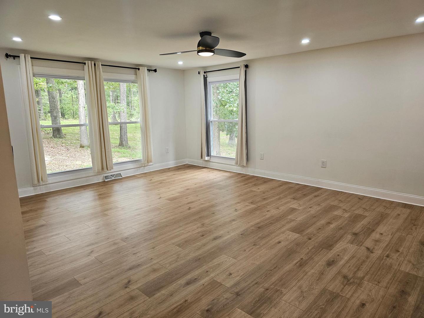 133 MEADOWS RD, FREDERICKSBURG, Virginia 22406, 4 Bedrooms Bedrooms, ,3 BathroomsBathrooms,Residential,For sale,133 MEADOWS RD,VAST2041500 MLS # VAST2041500