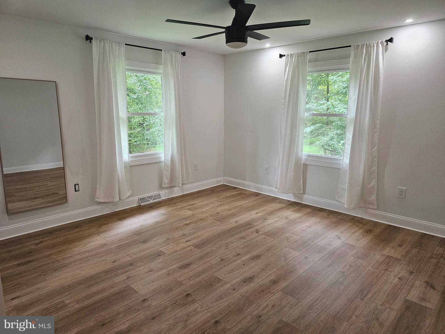 133 MEADOWS RD, FREDERICKSBURG, Virginia 22406, 4 Bedrooms Bedrooms, ,3 BathroomsBathrooms,Residential,For sale,133 MEADOWS RD,VAST2041500 MLS # VAST2041500