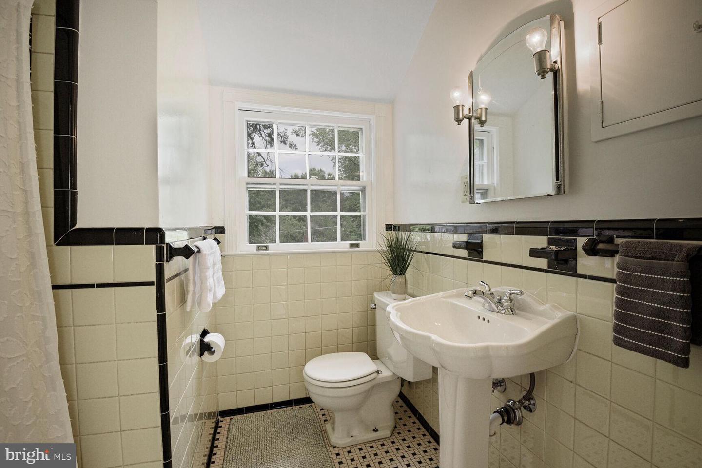 4616 BUTTERWORTH PL NW, WASHINGTON, District Of Columbia 20016, 5 Bedrooms Bedrooms, ,3 BathroomsBathrooms,Residential,For sale,4616 BUTTERWORTH PL NW,DCDC2213774 MLS # DCDC2213774