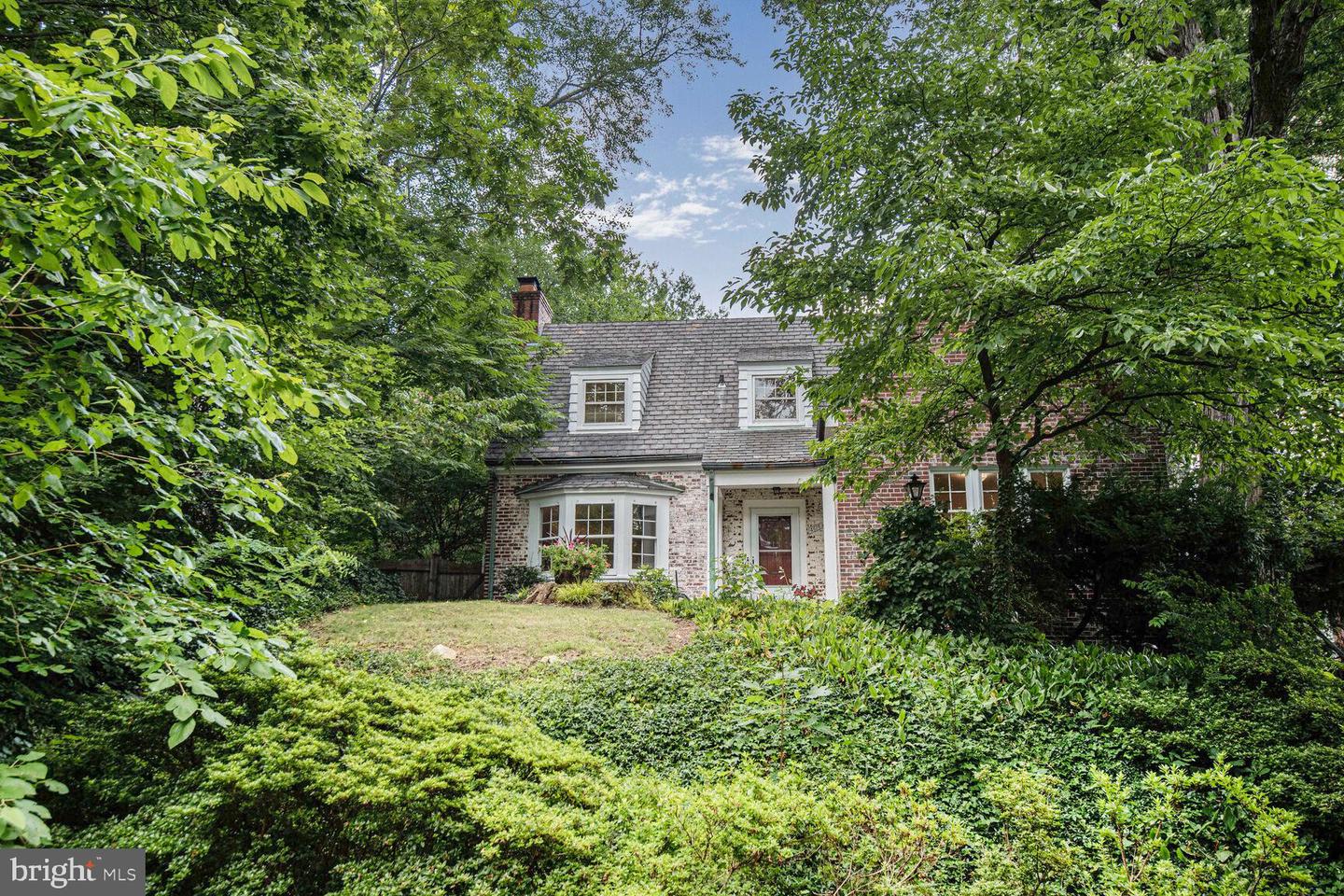 4616 BUTTERWORTH PL NW, WASHINGTON, District Of Columbia 20016, 5 Bedrooms Bedrooms, ,3 BathroomsBathrooms,Residential,For sale,4616 BUTTERWORTH PL NW,DCDC2213774 MLS # DCDC2213774