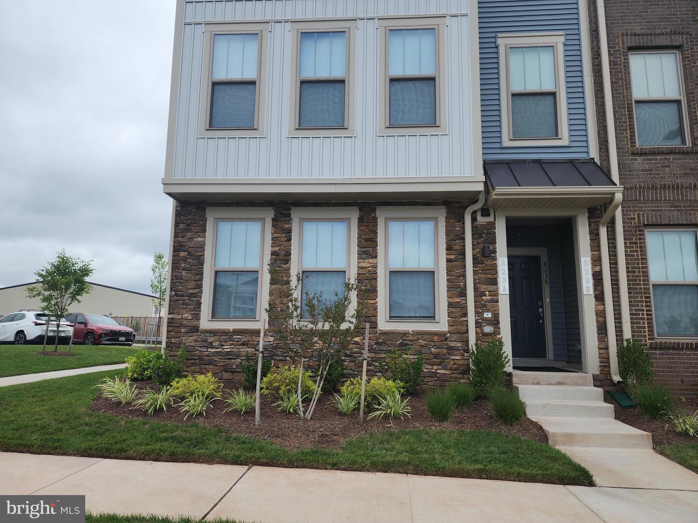 823 AMBROSE LN #A, MANASSAS PARK, Virginia 20111, 2 Bedrooms Bedrooms, ,2 BathroomsBathrooms,Residential,For sale,823 AMBROSE LN #A,VAPW2100808 MLS # VAPW2100808