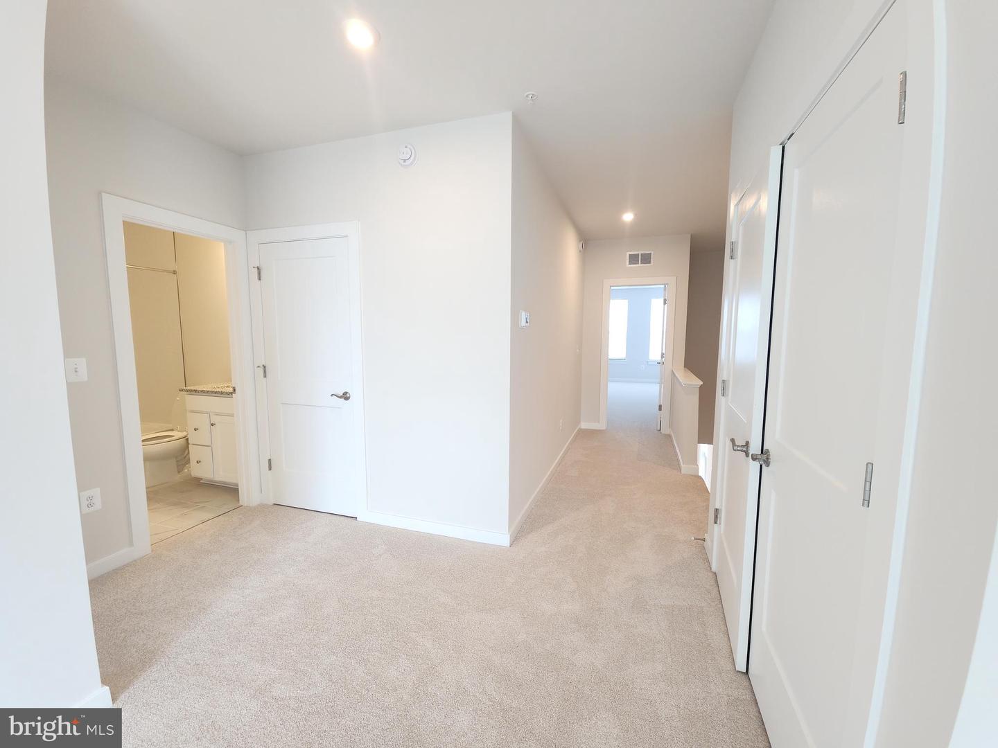823 AMBROSE LN #A, MANASSAS PARK, Virginia 20111, 2 Bedrooms Bedrooms, ,2 BathroomsBathrooms,Residential,For sale,823 AMBROSE LN #A,VAPW2100808 MLS # VAPW2100808