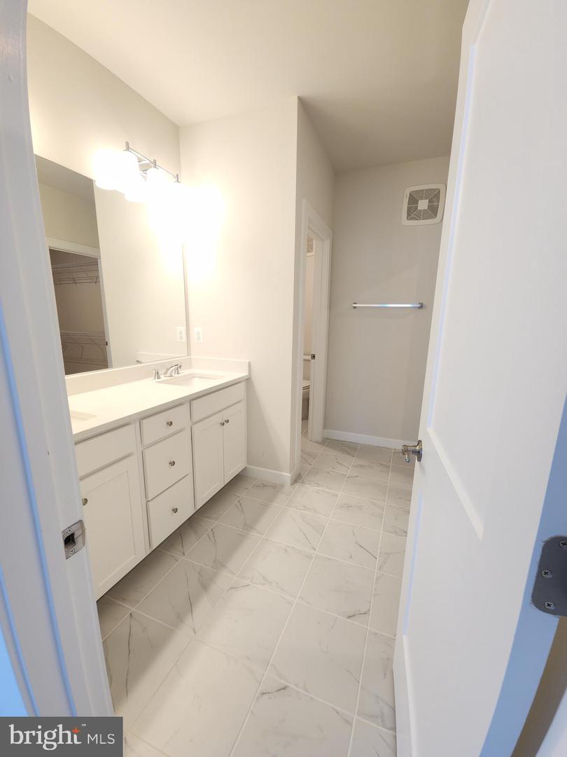 823 AMBROSE LN #A, MANASSAS PARK, Virginia 20111, 2 Bedrooms Bedrooms, ,2 BathroomsBathrooms,Residential,For sale,823 AMBROSE LN #A,VAPW2100808 MLS # VAPW2100808