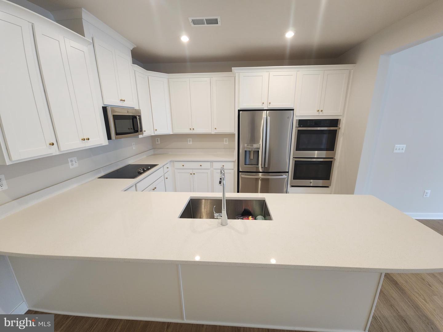 823 AMBROSE LN #A, MANASSAS PARK, Virginia 20111, 2 Bedrooms Bedrooms, ,2 BathroomsBathrooms,Residential,For sale,823 AMBROSE LN #A,VAPW2100808 MLS # VAPW2100808