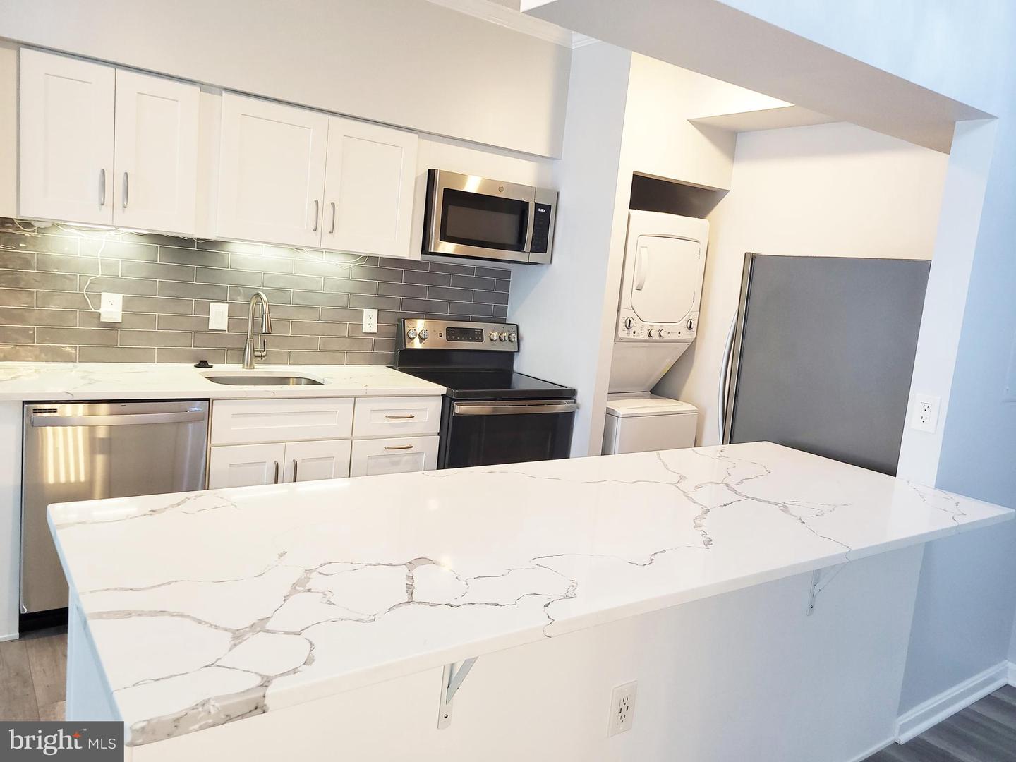 1211 S EADS ST #1203, ARLINGTON, Virginia 22202, 1 Bedroom Bedrooms, ,1 BathroomBathrooms,Residential,For sale,1211 S EADS ST #1203,VAAR2061892 MLS # VAAR2061892