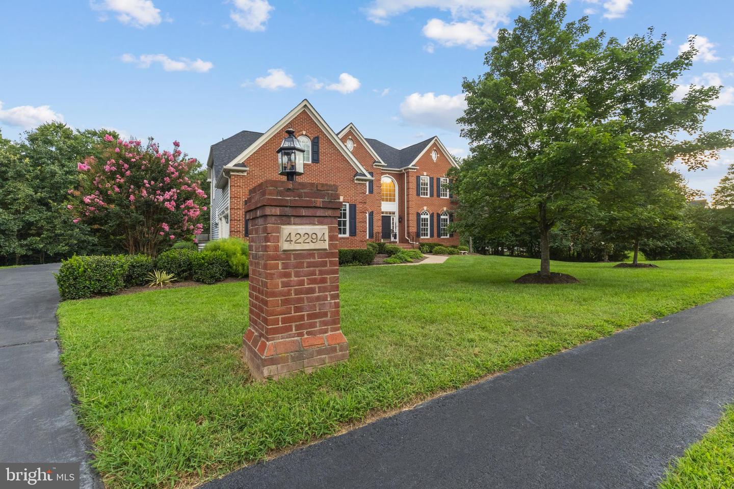 42294 IRON BIT PL, CHANTILLY, Virginia 20152, 5 Bedrooms Bedrooms, ,5 BathroomsBathrooms,Residential,For sale,42294 IRON BIT PL,VALO2103844 MLS # VALO2103844