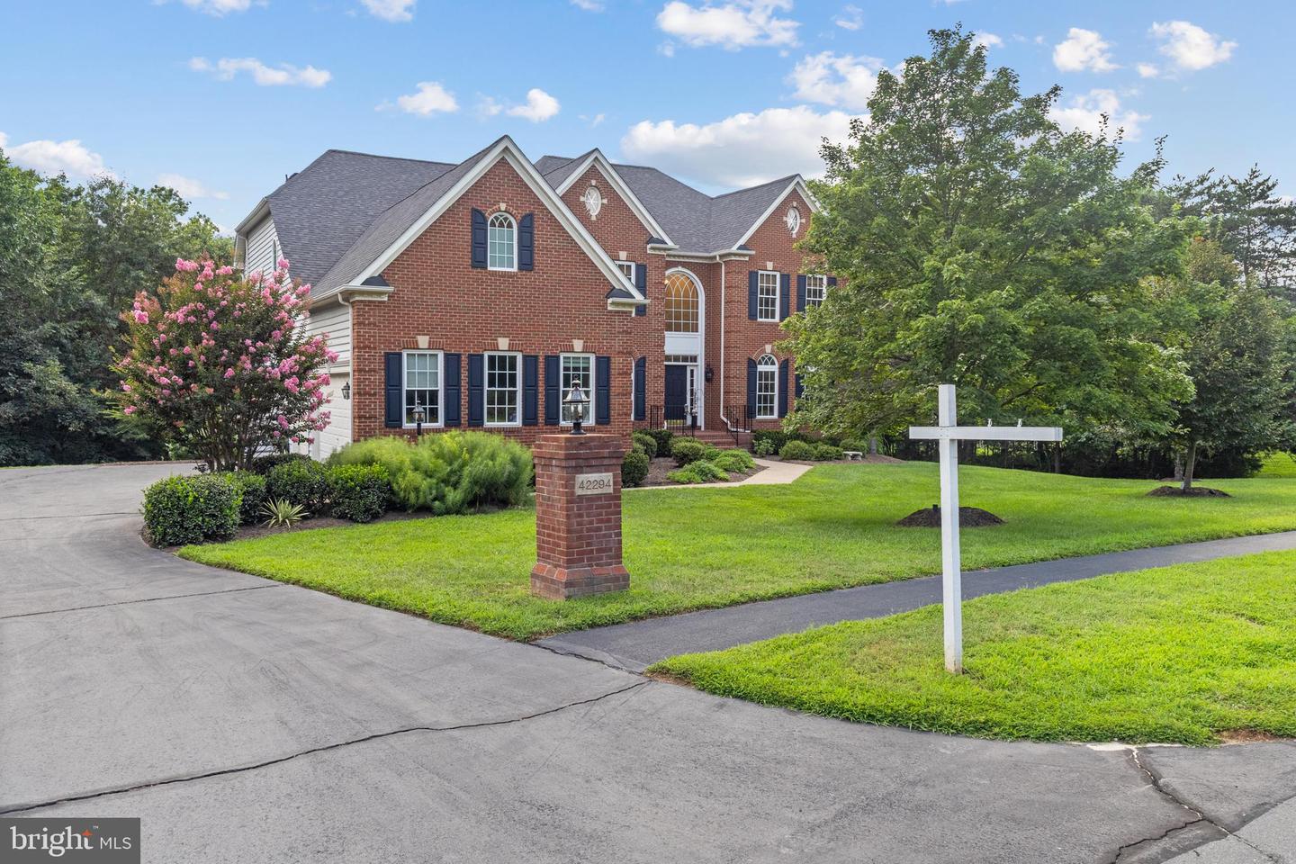 42294 IRON BIT PL, CHANTILLY, Virginia 20152, 5 Bedrooms Bedrooms, ,5 BathroomsBathrooms,Residential,For sale,42294 IRON BIT PL,VALO2103844 MLS # VALO2103844