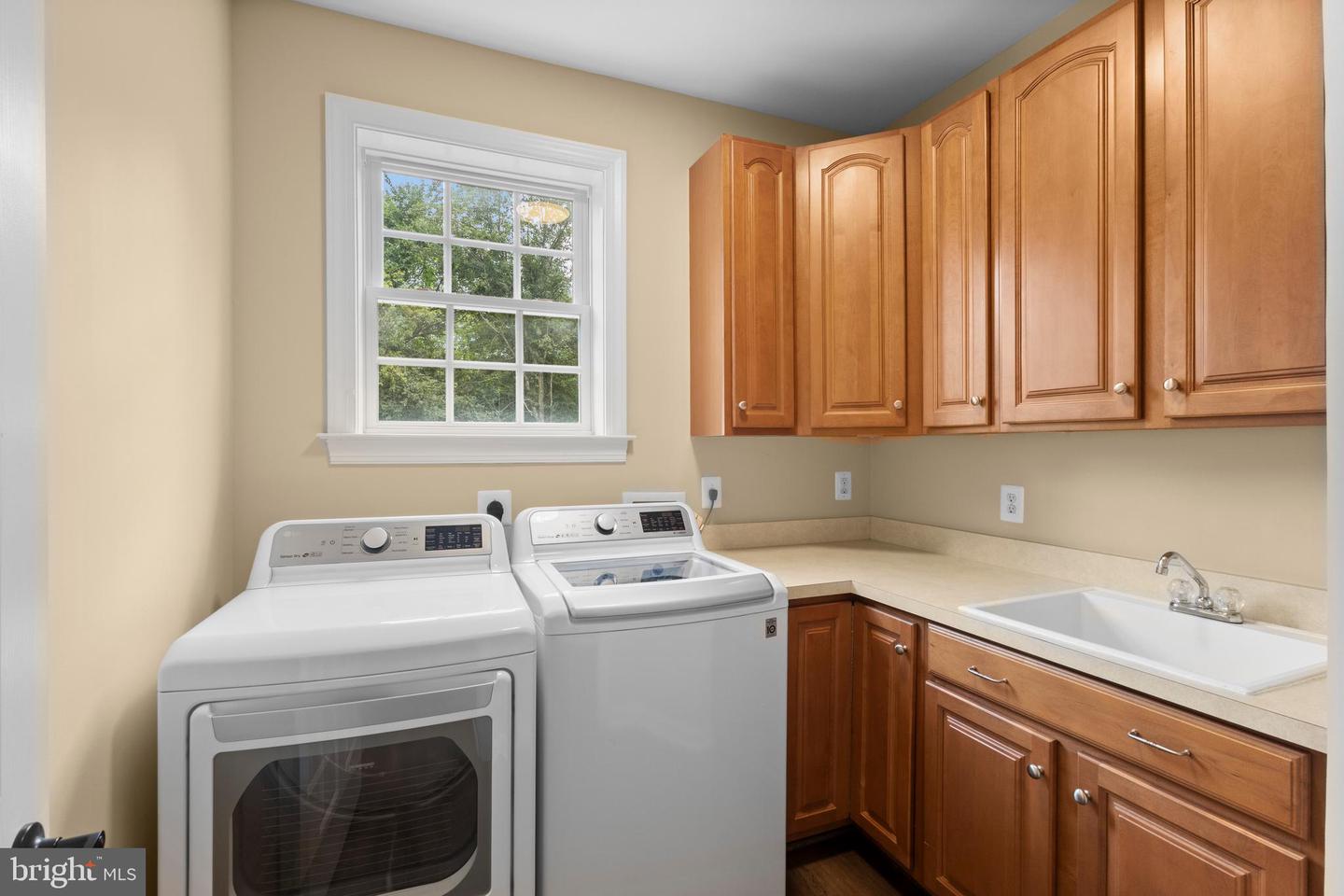 42294 IRON BIT PL, CHANTILLY, Virginia 20152, 5 Bedrooms Bedrooms, ,5 BathroomsBathrooms,Residential,For sale,42294 IRON BIT PL,VALO2103844 MLS # VALO2103844