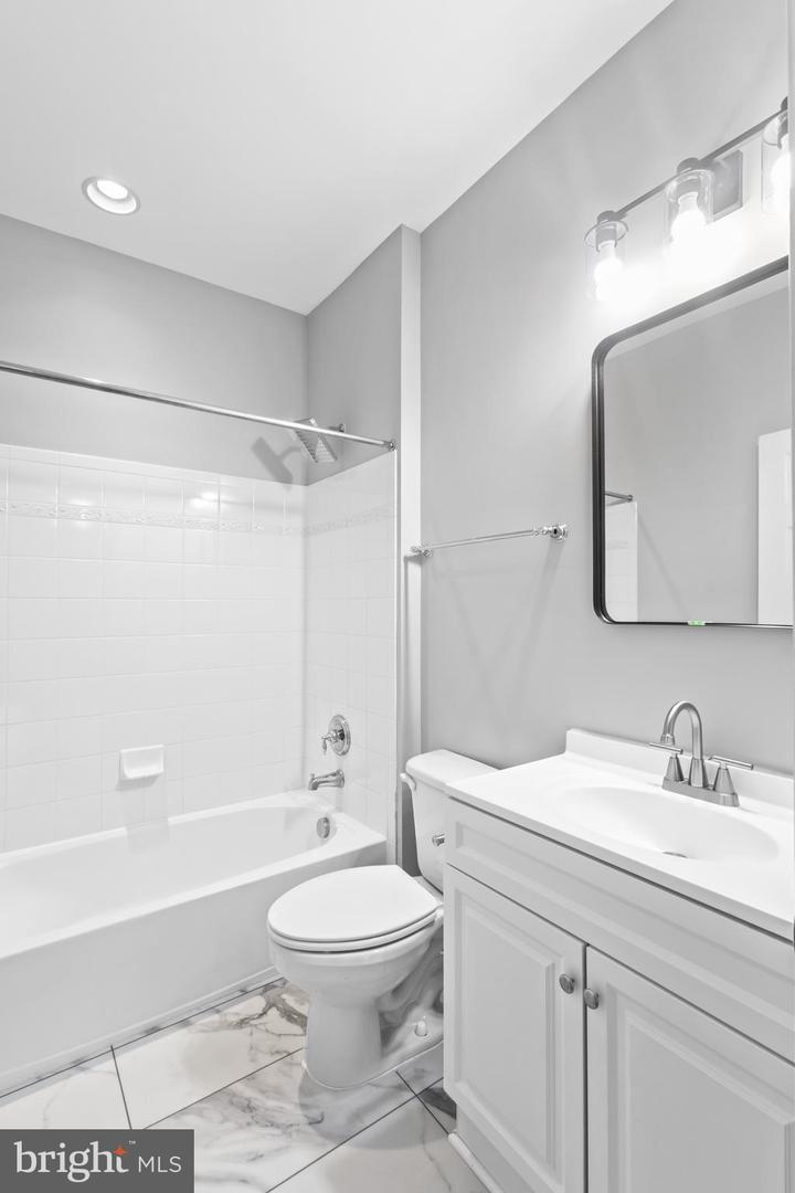 42294 IRON BIT PL, CHANTILLY, Virginia 20152, 5 Bedrooms Bedrooms, ,5 BathroomsBathrooms,Residential,For sale,42294 IRON BIT PL,VALO2103844 MLS # VALO2103844