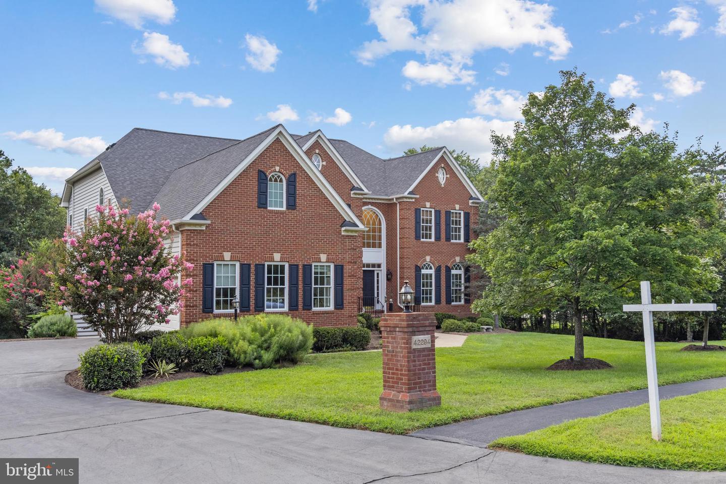 42294 IRON BIT PL, CHANTILLY, Virginia 20152, 5 Bedrooms Bedrooms, ,5 BathroomsBathrooms,Residential,For sale,42294 IRON BIT PL,VALO2103844 MLS # VALO2103844