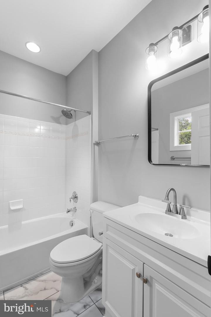 42294 IRON BIT PL, CHANTILLY, Virginia 20152, 5 Bedrooms Bedrooms, ,5 BathroomsBathrooms,Residential,For sale,42294 IRON BIT PL,VALO2103844 MLS # VALO2103844